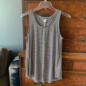 🖤🤍Striped Flowy Tank🤍🖤